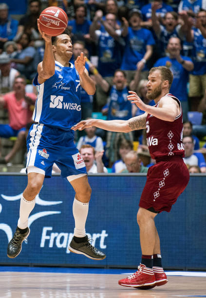 台上脱颖而 台上脱颖而