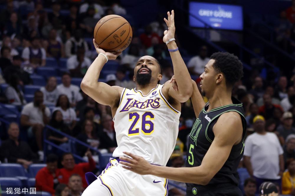 在新球馆启 在新球馆启