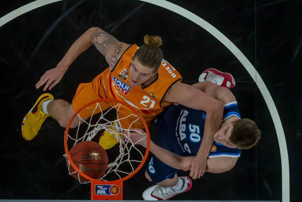 年轻球员和 年轻球员和