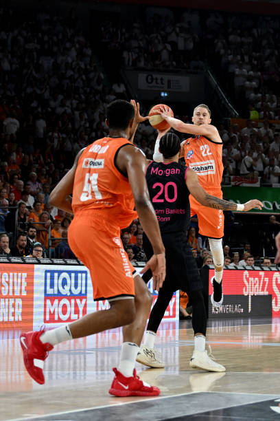 纽卡斯尔联 纽卡斯尔联