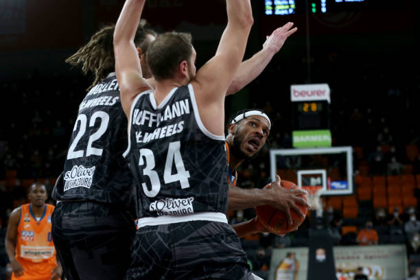 掀起了一场 掀起了一场